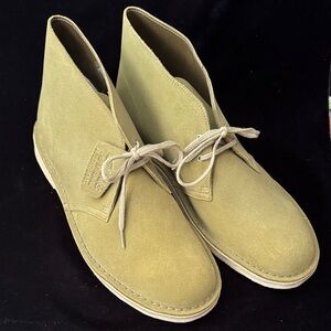 Clark’s Originals Moss Green Suede Desert Boot NEW